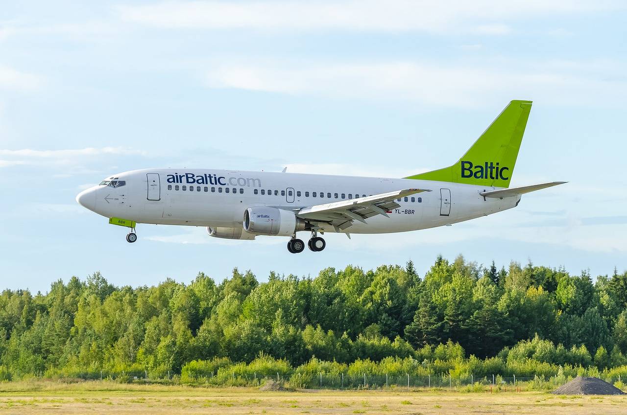 Airbaltic (эйр балтик)