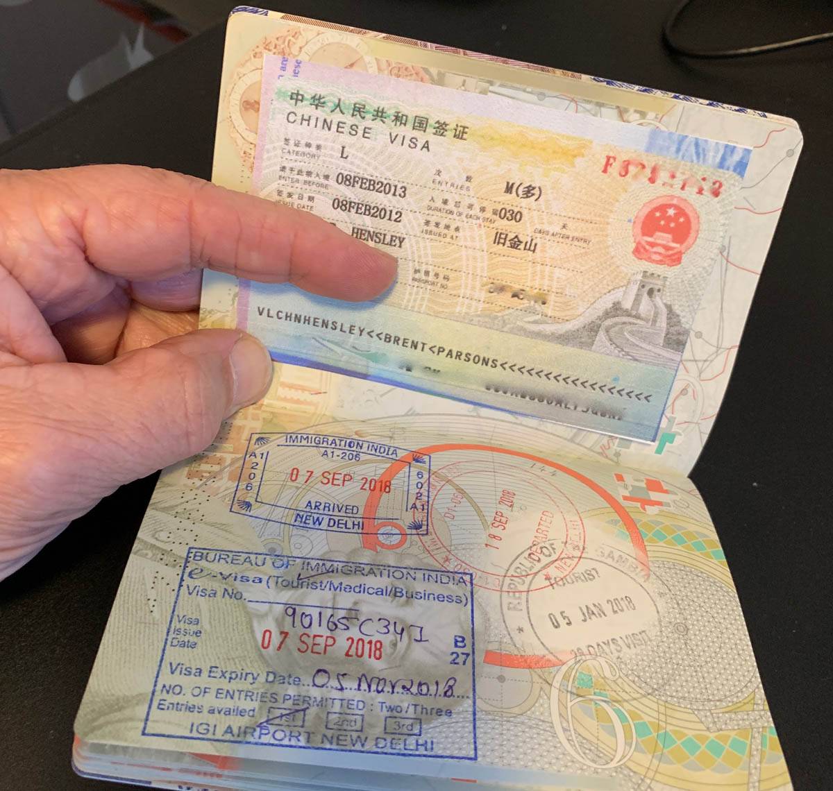 Нужна ли виза таджикам. Китайская виза. Въездная виза. Виза в Китай. Китайская туристическая виза.