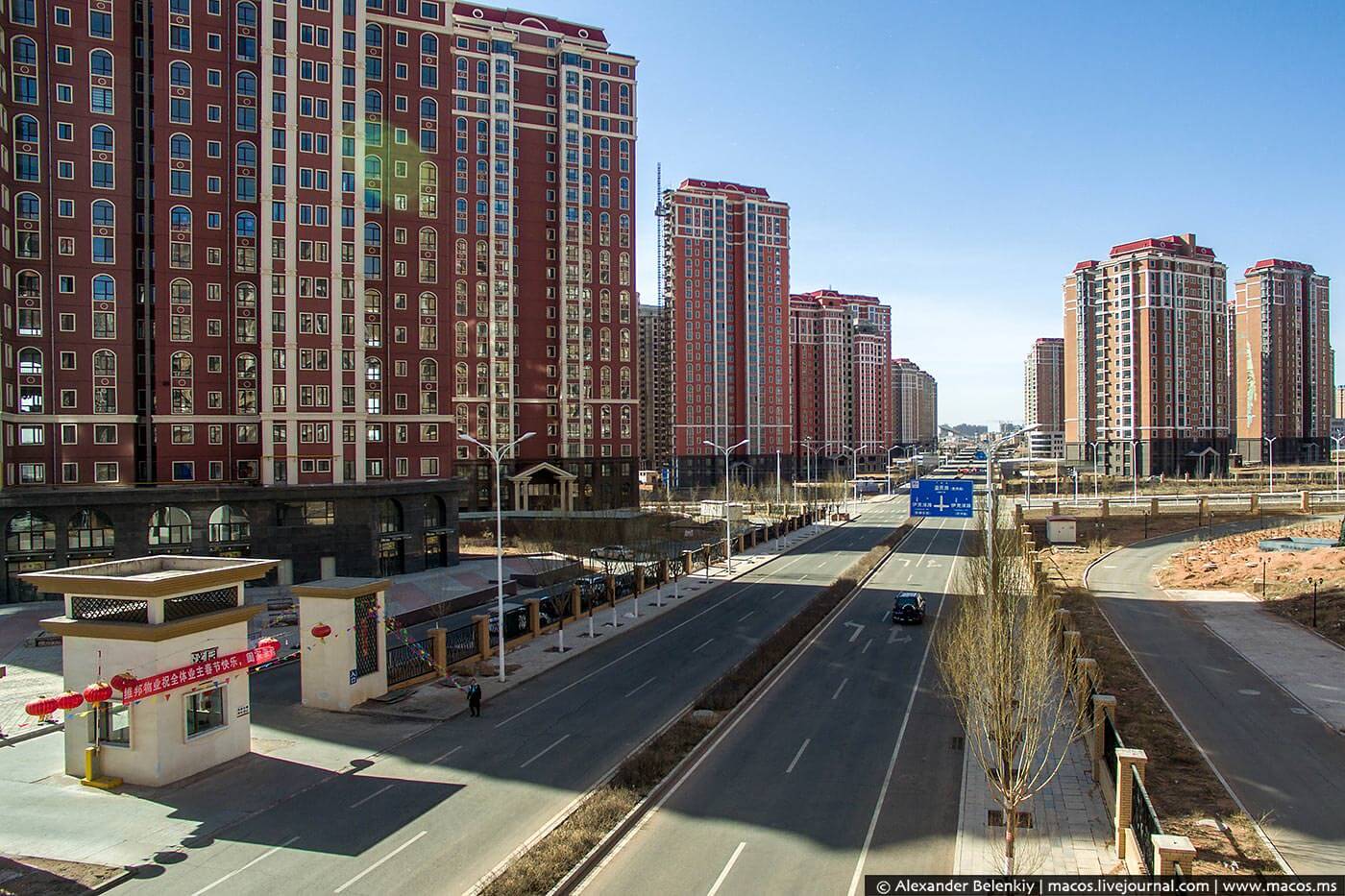 Зачем китайцы строят пустые города: оснащенные и шикарные города, в которых никто никогда не жил (фото)