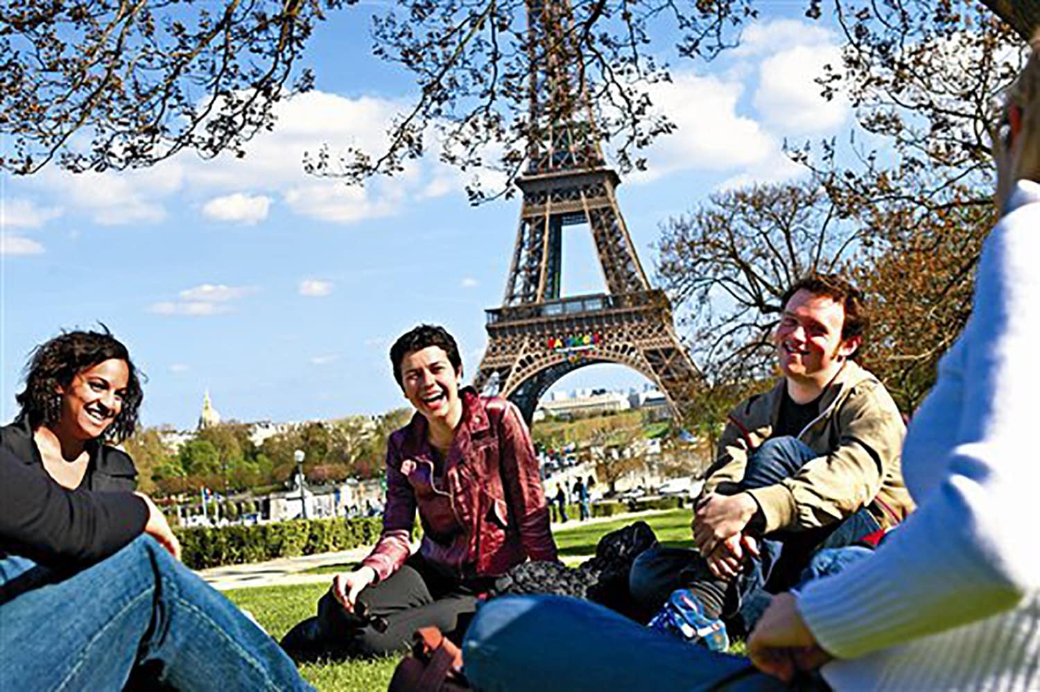Жизнь и карьера в париже: «без диплома найти работу сложно» | rusbase