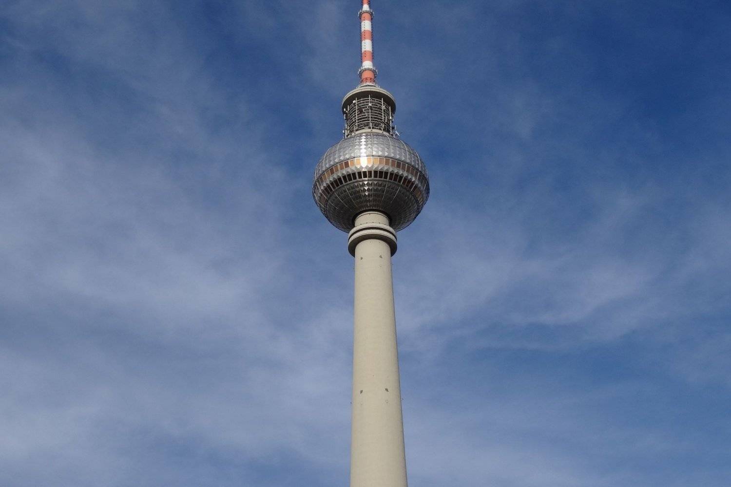 Берлинская телебашня - уникальный символ берлина