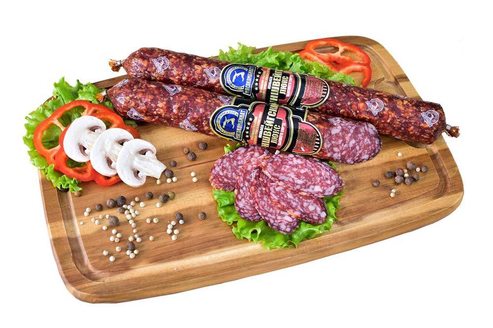 Как оформить и подать мясную нарезку на праздничный стол