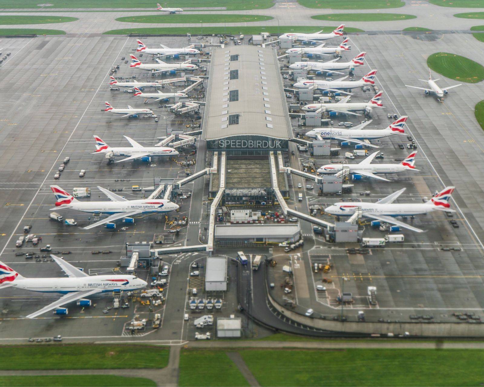 Крупнейшие международные аэропорты англии. пять аэропортов лондона