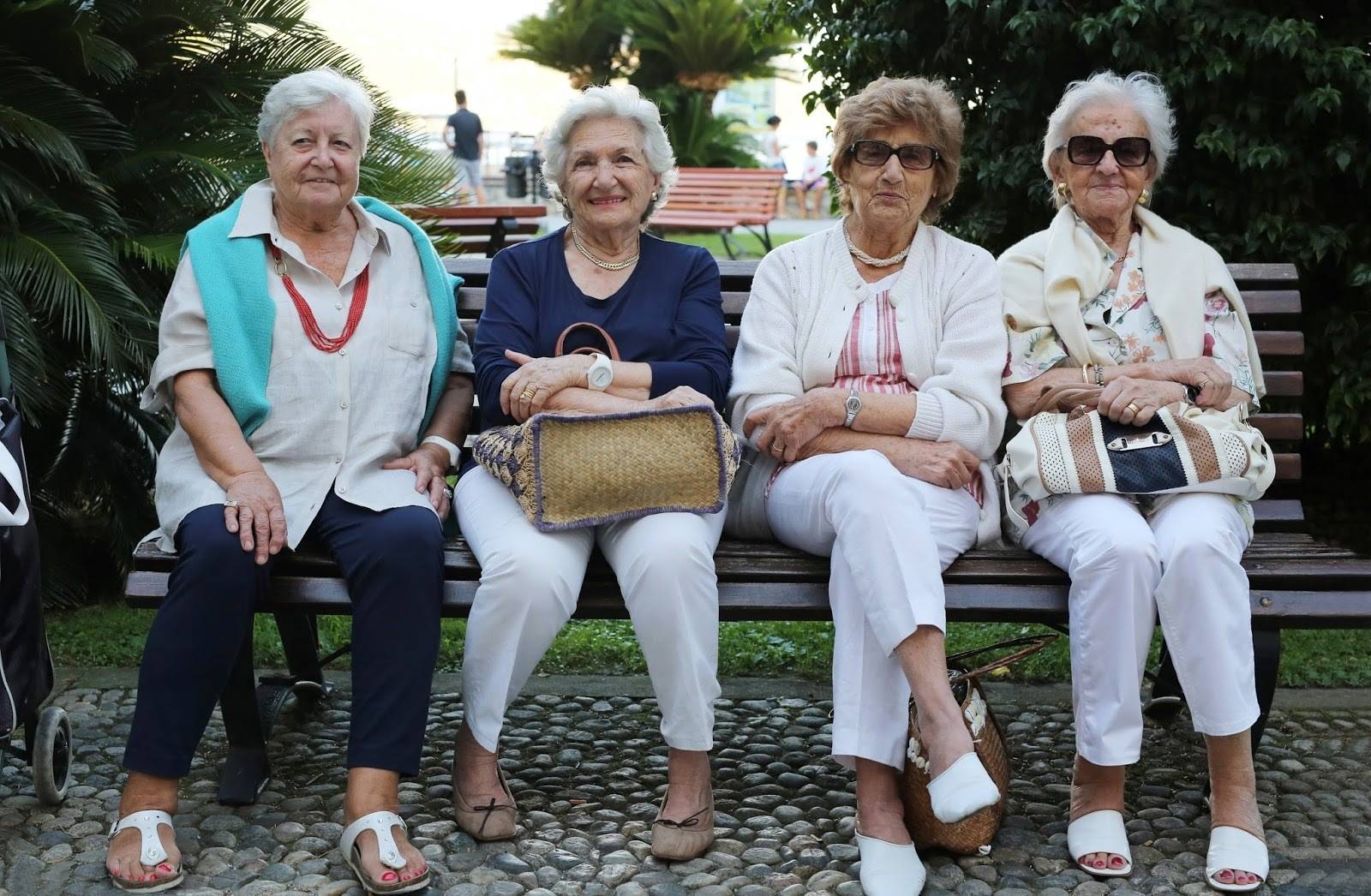 Как пенсионеру переехать в болгарию