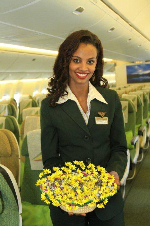 Ethiopian airlines отзывы. Ethiopian Airlines стюардессы. Ethiopian самолет Ethiopian Airlines. Ethiopian Airlines форма стюардесс. Ethiopian Airlines 323.