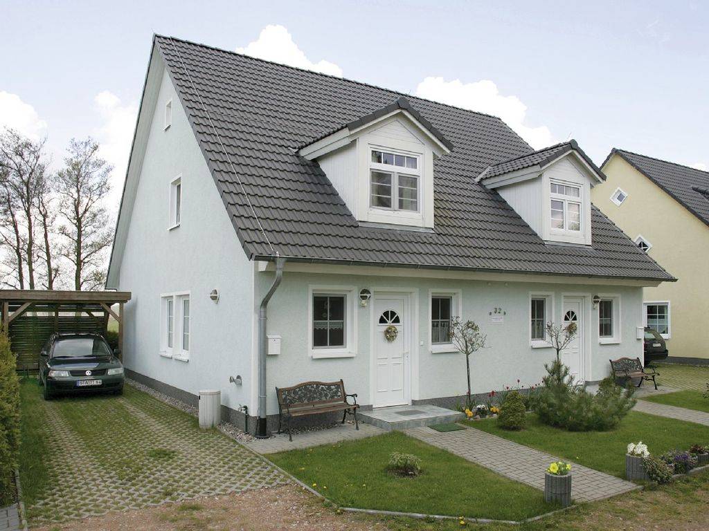 Куплю дом в немецком районе. Домики в Германии. Частный дом в Германии. Немецкие коттеджи. Обычный дом в Германии.