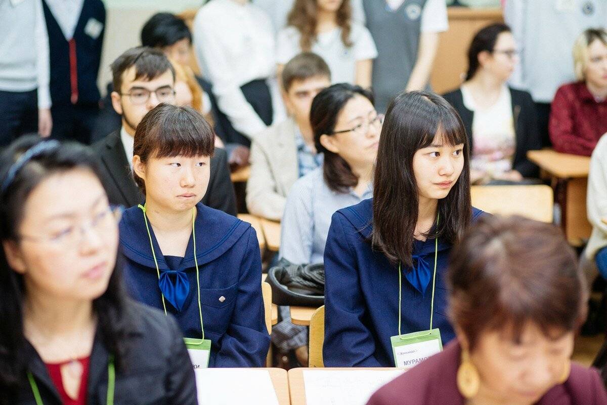 Школы японии про. Младшая средняя школа в Японии. Школа в Японии средняя школа. Ученики Японии. Япония школьники.