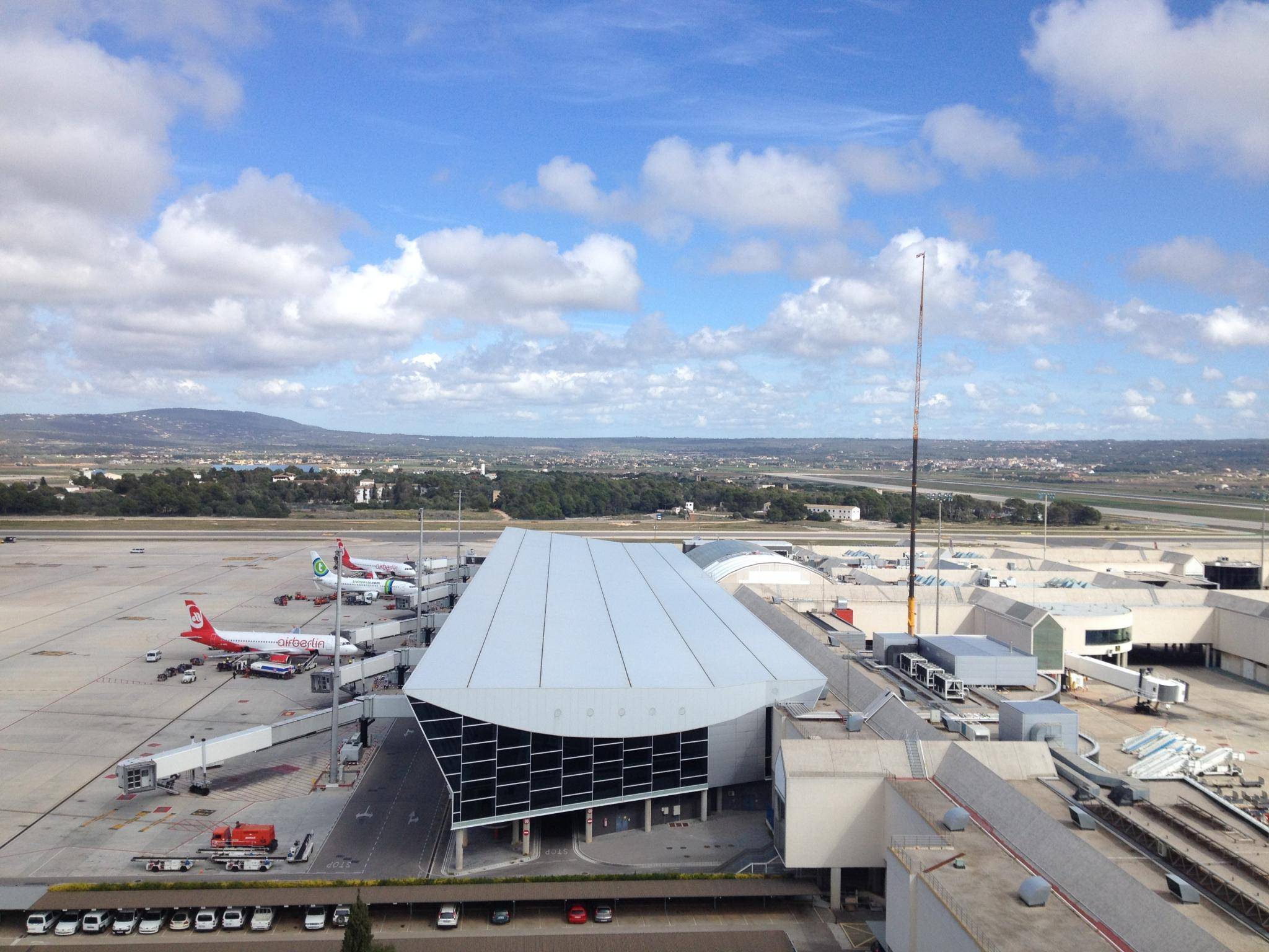 Невероятный современный аэропорт пальма-де-майорка
