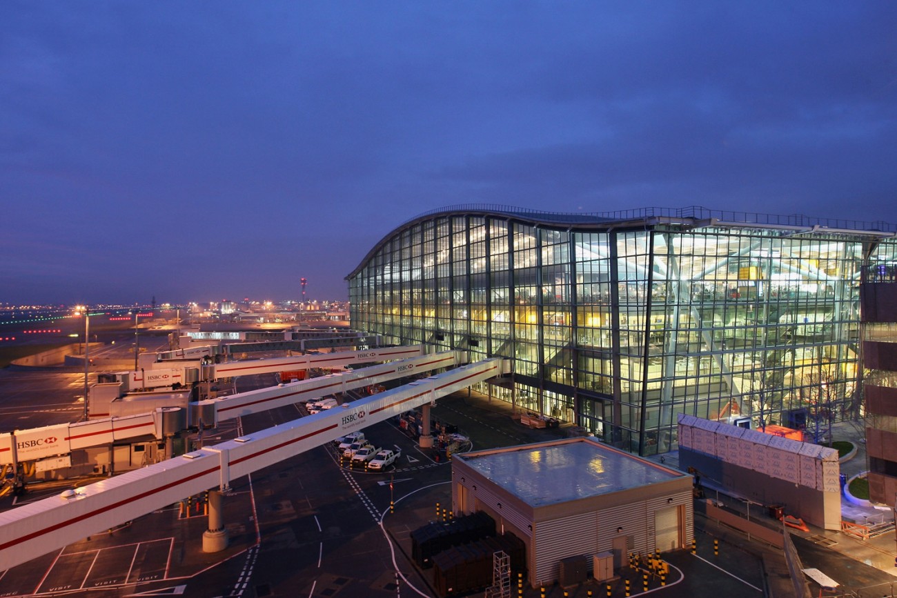 Какие аэропорты в великобритании наиболее загружены пассажирскими перевозками? - 2023