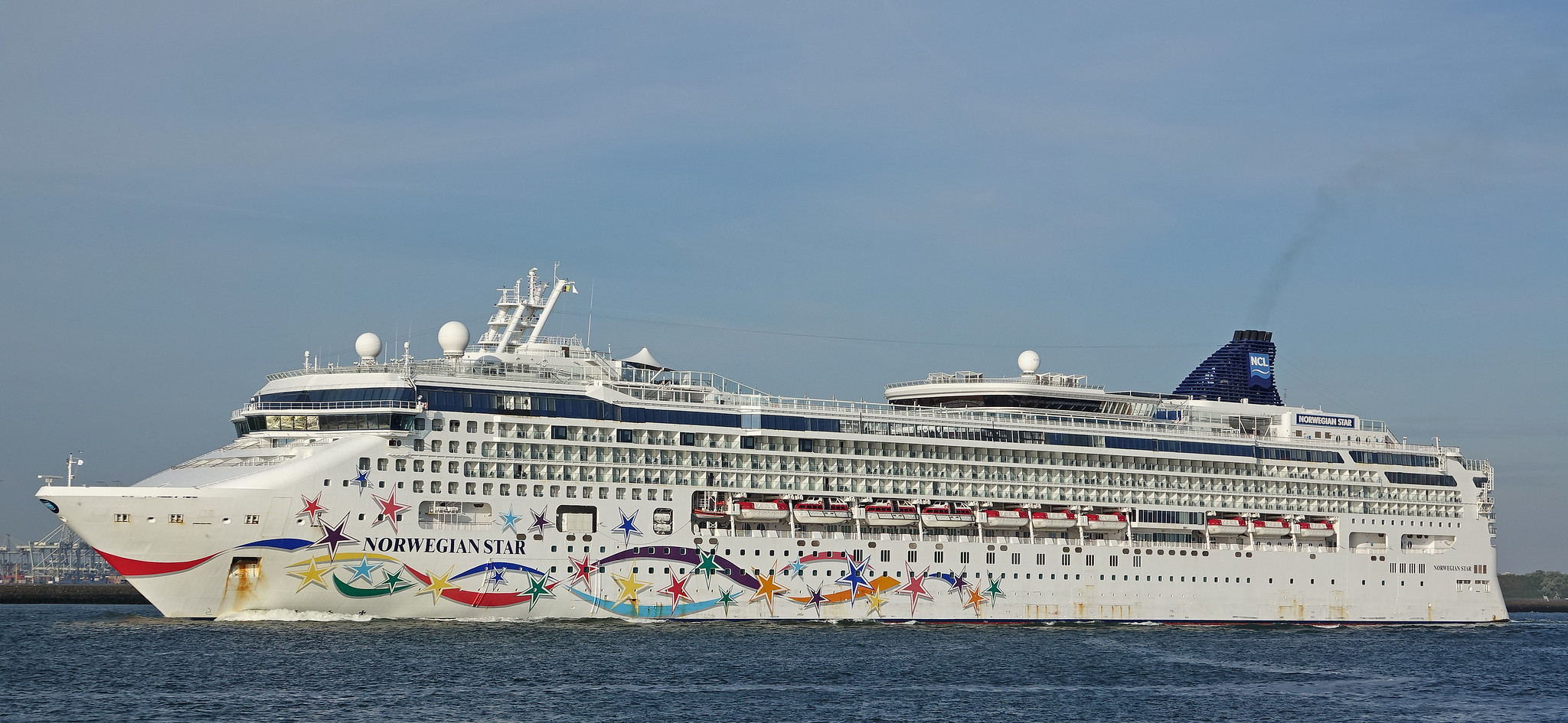 Why cruise line stocks keep going down