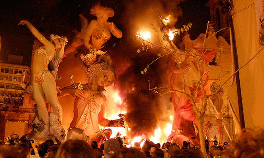 Праздник огня в испании: фестиваль фальяс 19 марта