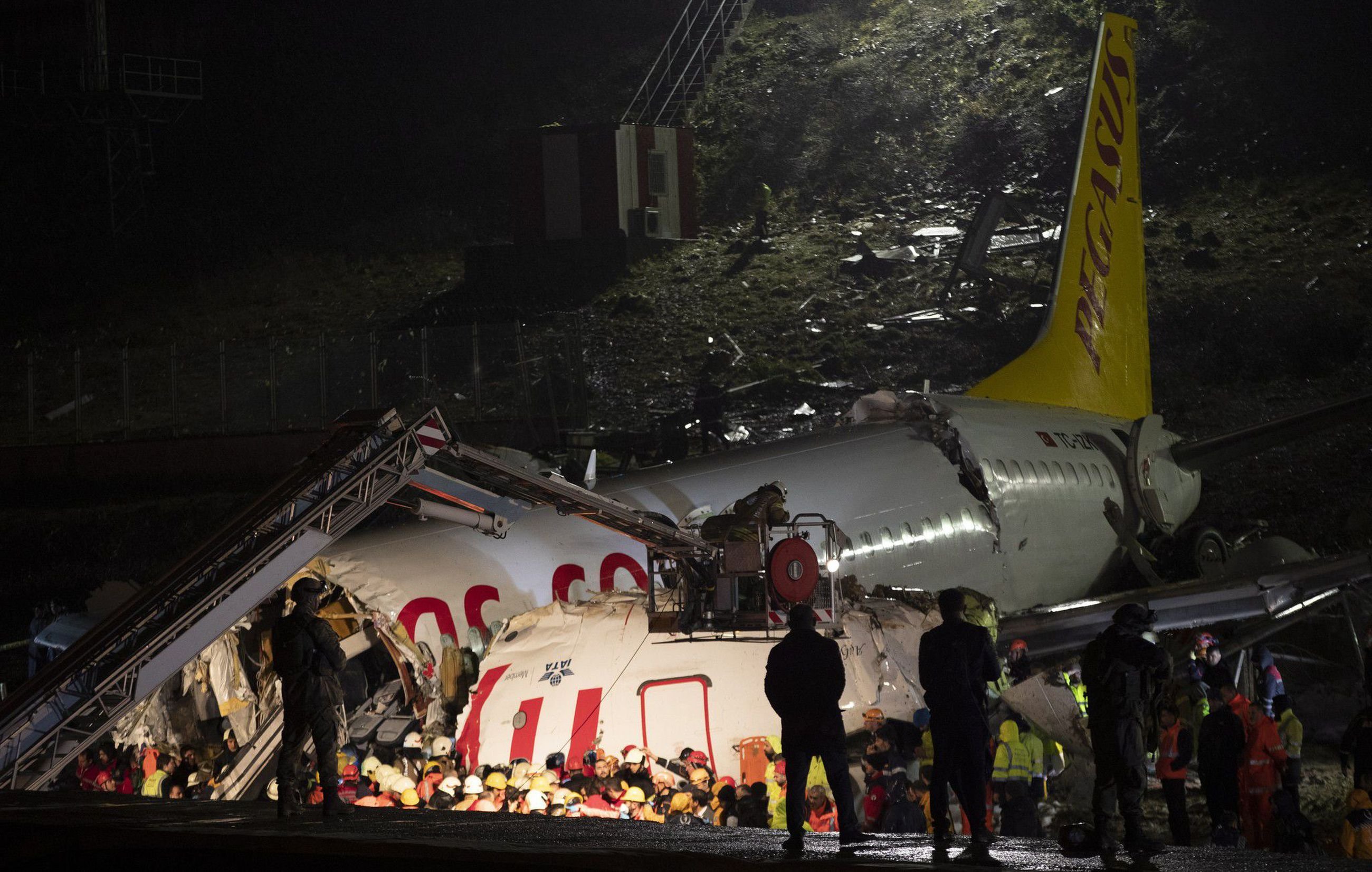Что чувствуют пассажиры падении самолета. как человек умирает при крушении самолёта, и говорят ли пассажирам, что лайнер падает? пилоты и дети