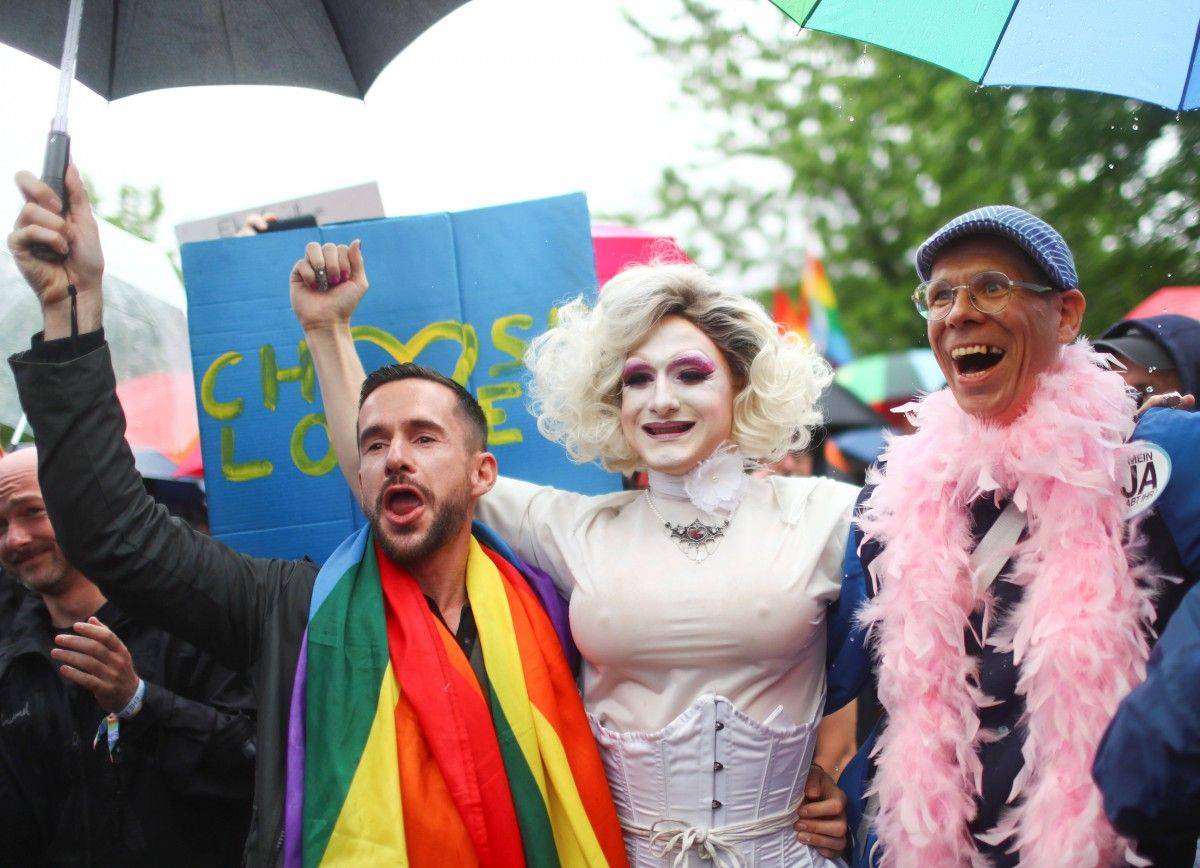 Любимый элгбткторат: как меркель обернула легализацию однополых браков в фрг в свою пользу — рт на русском