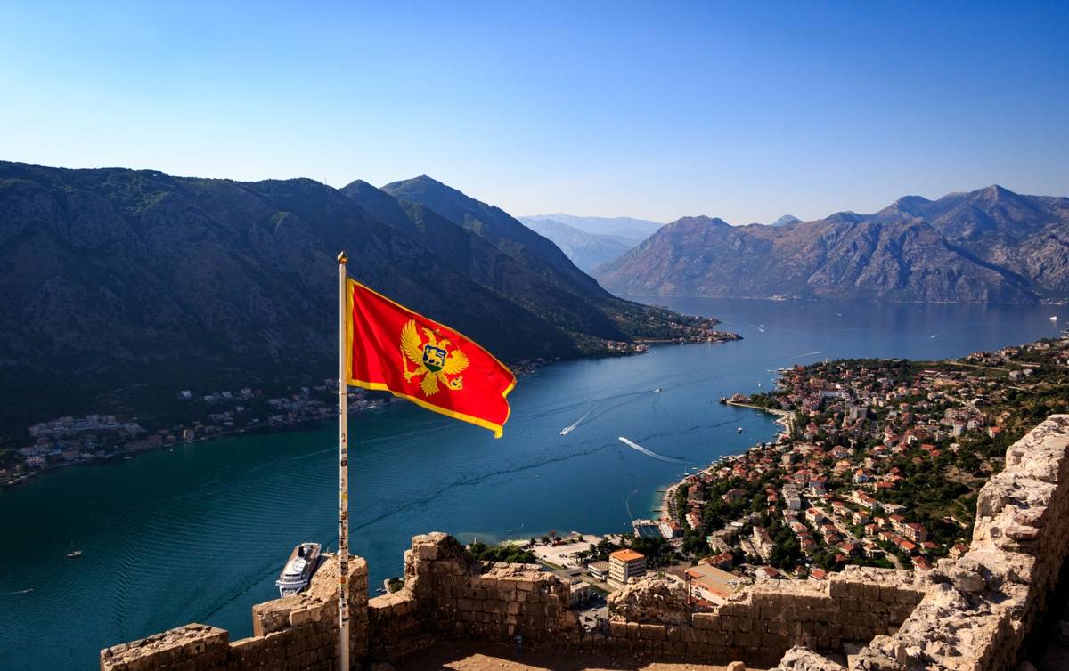 черногория население