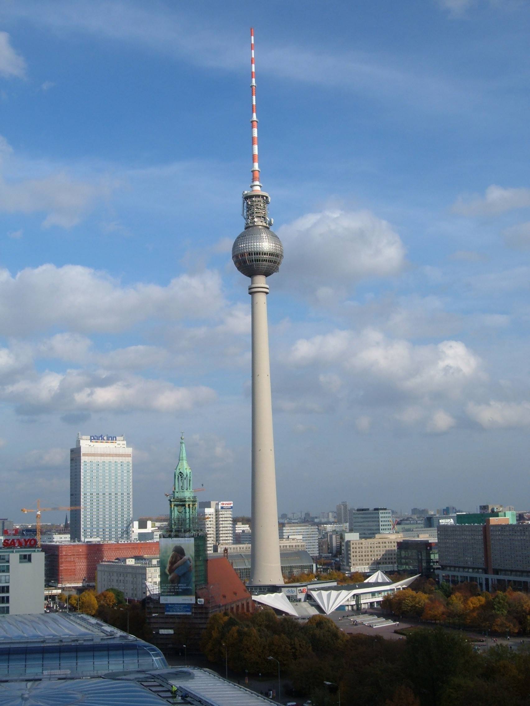 Берлинская телебашня, берлин (германия): история, фото, как добраться, адрес
на карте и время работы в 2023