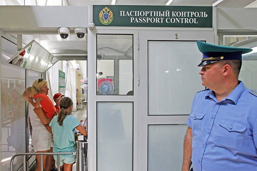 Как без проблем проходить таможенный контроль в аэропорту?