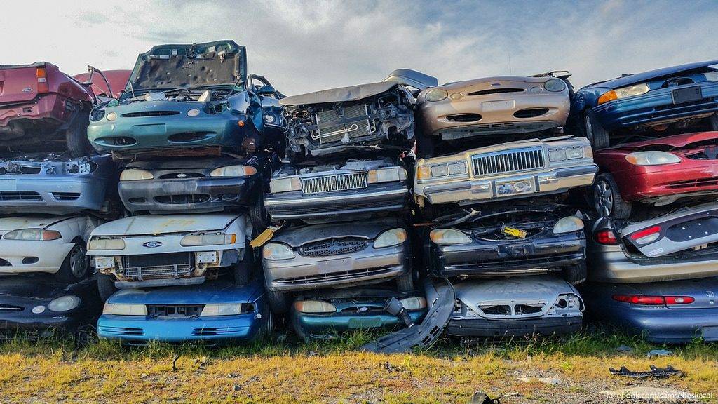 Как организованы свалки автомобилей в германии