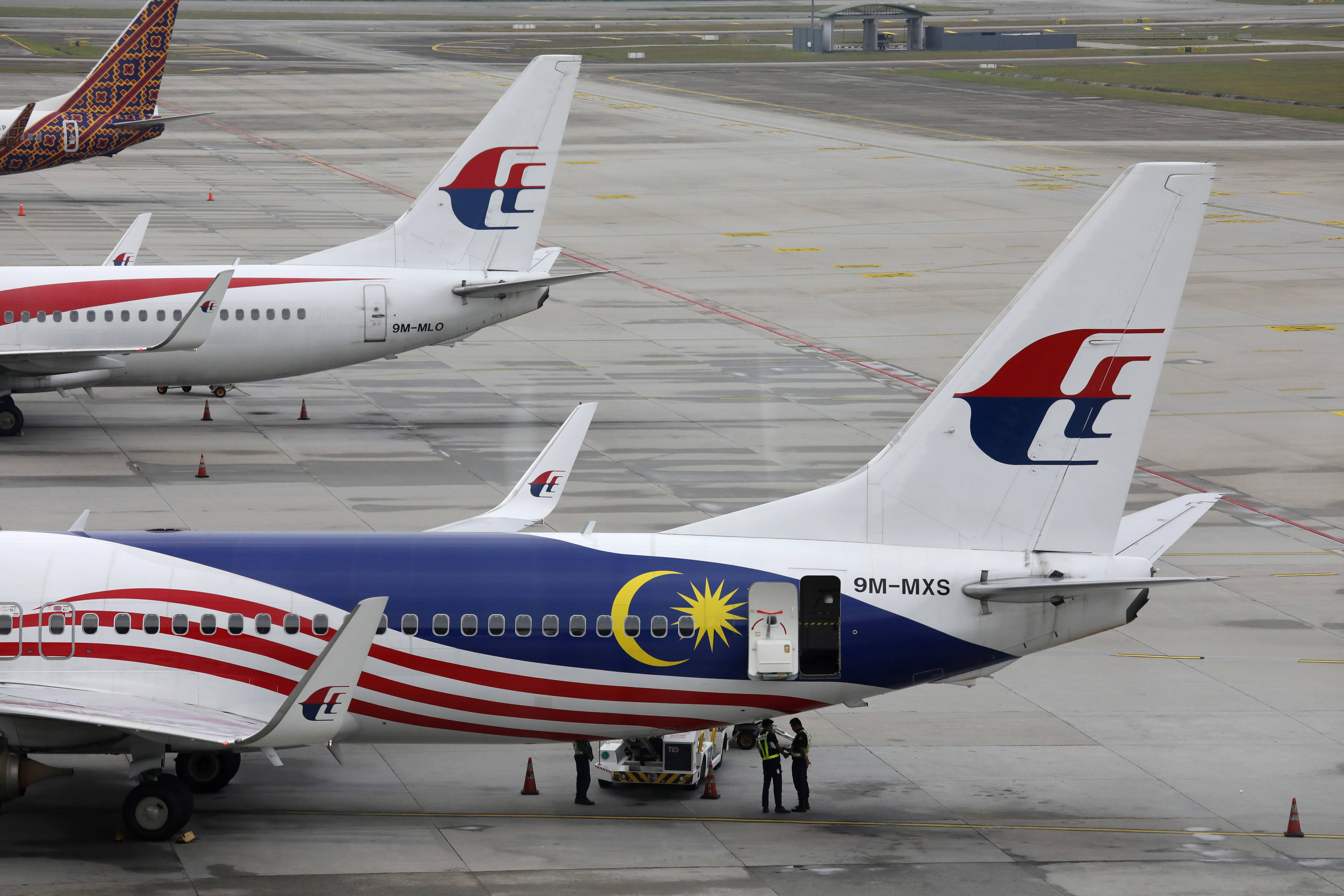 Малайзия эйрлайнс. Эйр Азия авиакомпания. Авиакомпания малазийские авиалинии. Боинг 737 300 Аэрофлот. Бюджетная малайзийская авиакомпания «Air Asia».